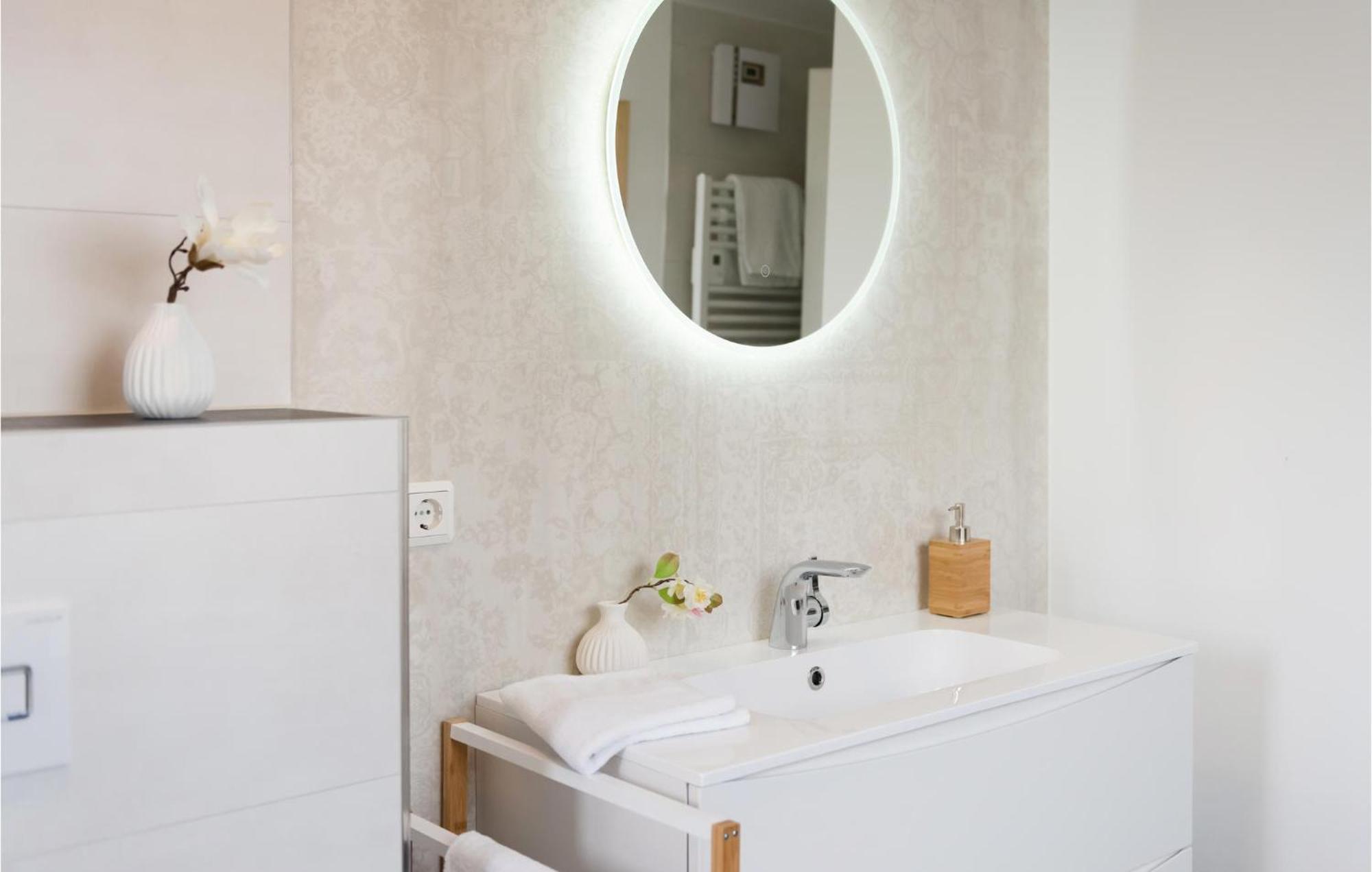 Amazing Apartment In Rechlin With Kitchen Esterno foto